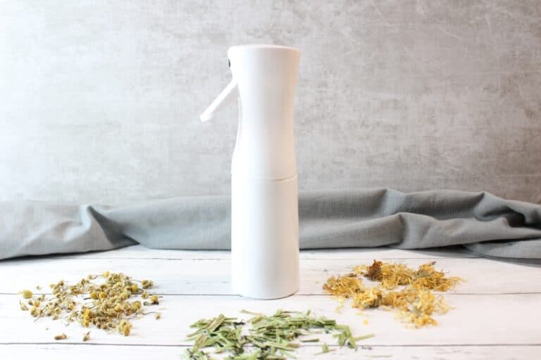 jewelweed spray in bottle