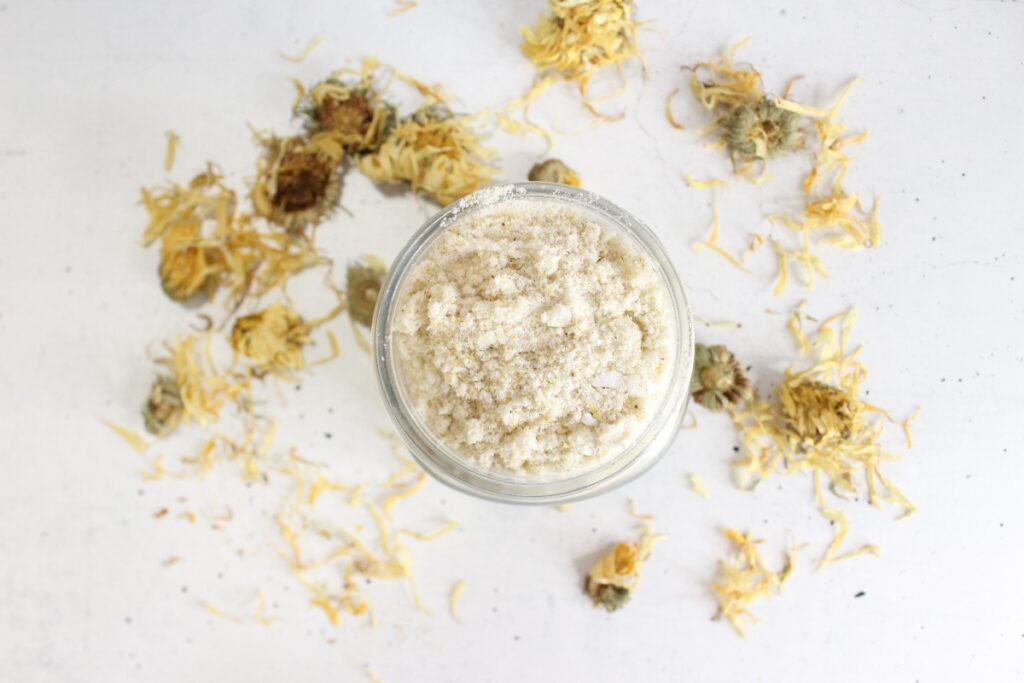 4-Ingredient DIY Calendula Bath Salts Recipe