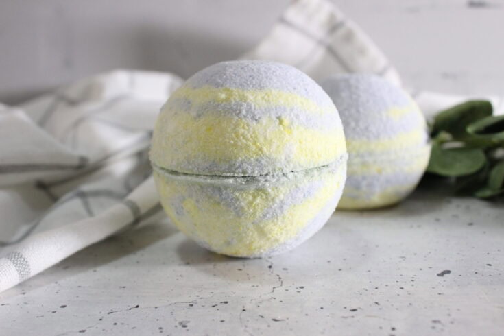 2 bath bombs