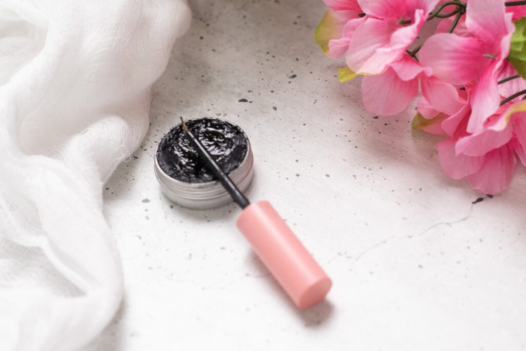 DIY Natural Eyeliner