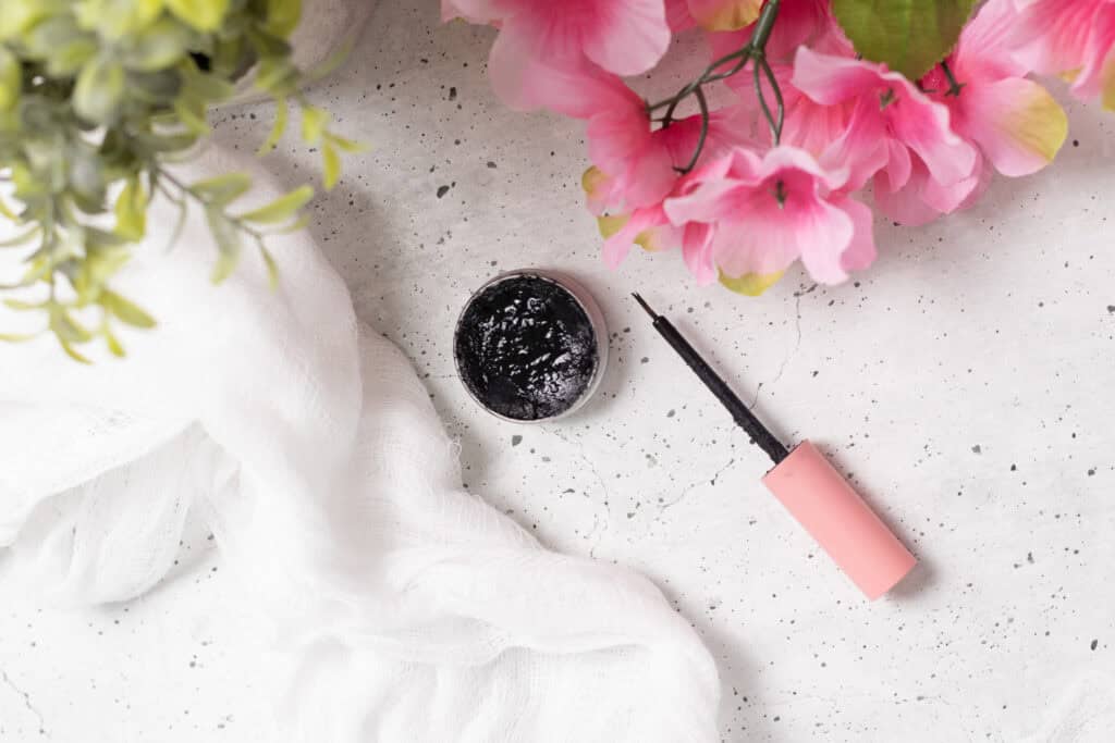 DIY Natural Eyeliner